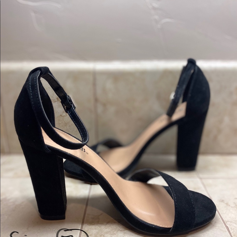 Black faux suede ankle strap heels size 7w